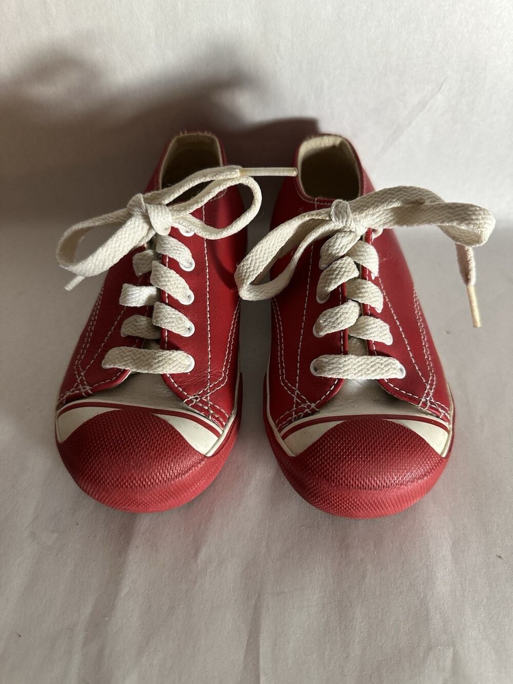 Pre-loved Morgan and Milo Boy/Girl Red Sneakers Size 8T Leather Upper Run Walk